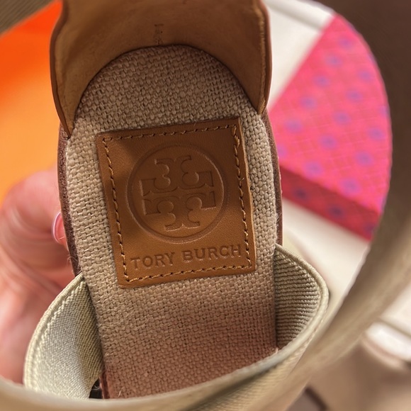 Tory Burch size 8 wedges, nude color - Picture 6 of 8